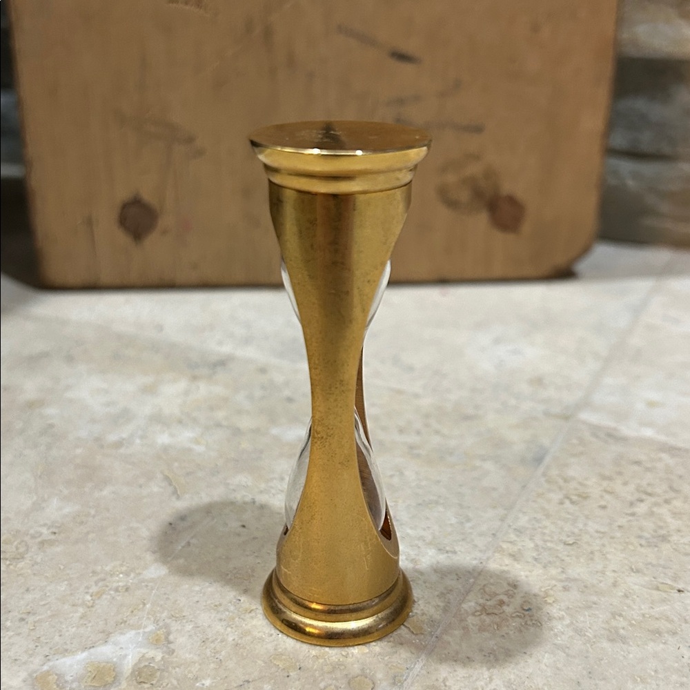 Vintage Brass 3 Minute Sandglass - Picture 4 of 10